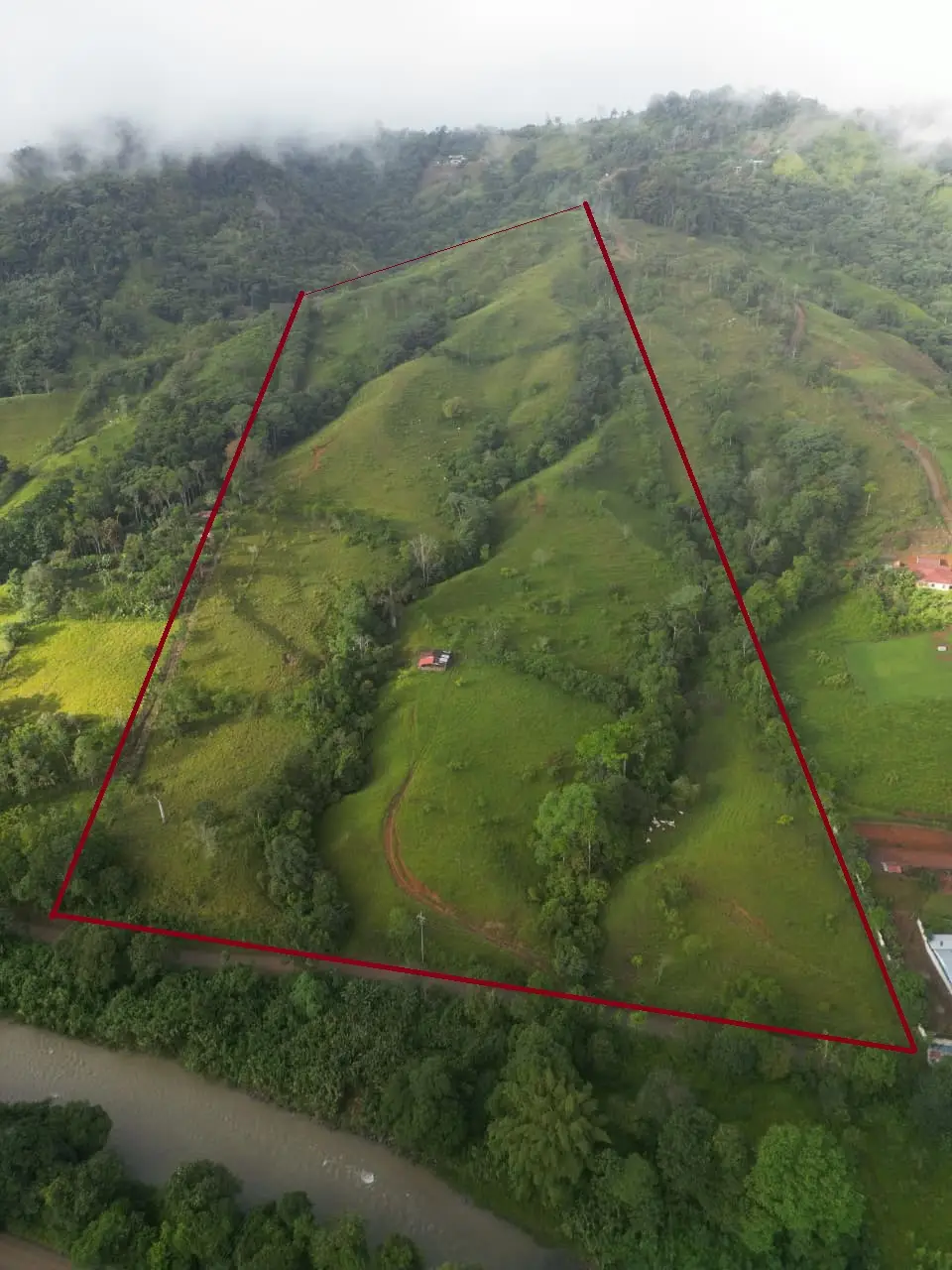 4 Hermosa Finca cerca del centro 190,463.00m²